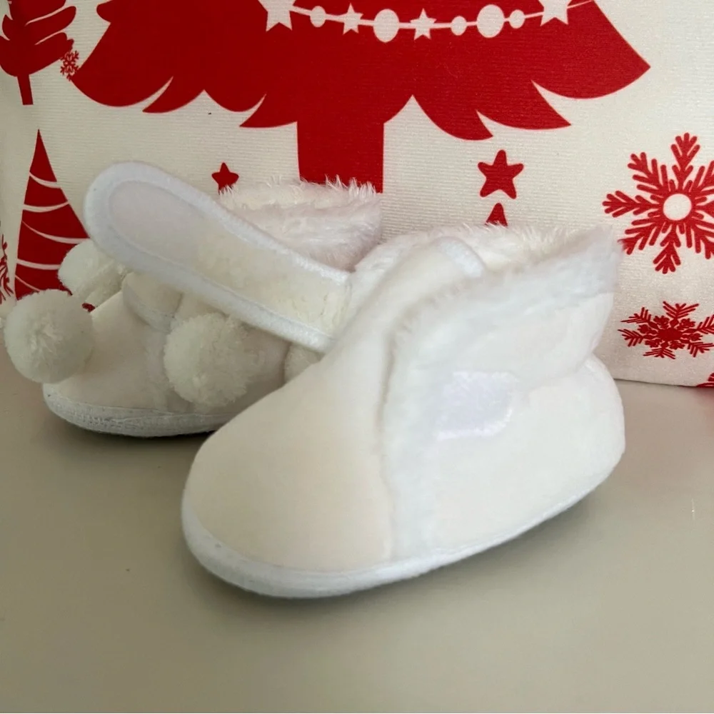 ‘Snow’ Booties - Picture 3 of 4